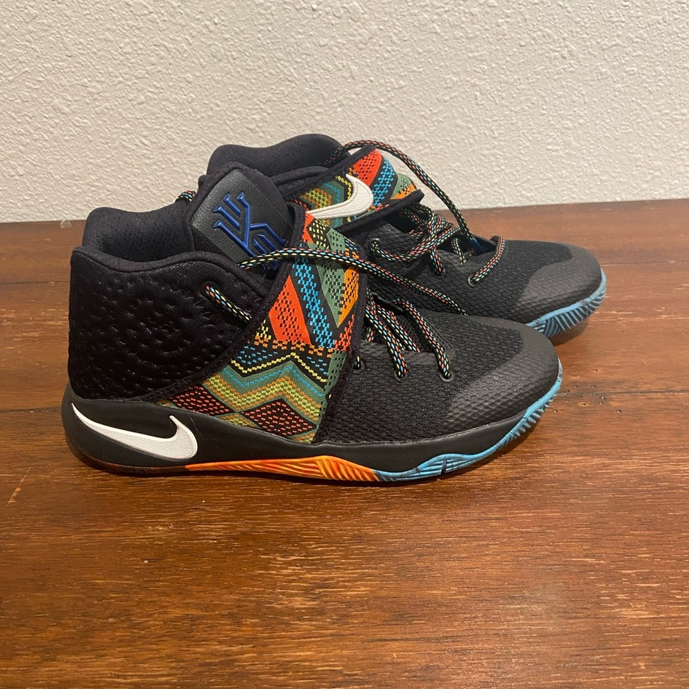 Nike Kyrie BHM 828375-099 Basketball shoes Power of One Size 6.5Y - Picture 2 of 10